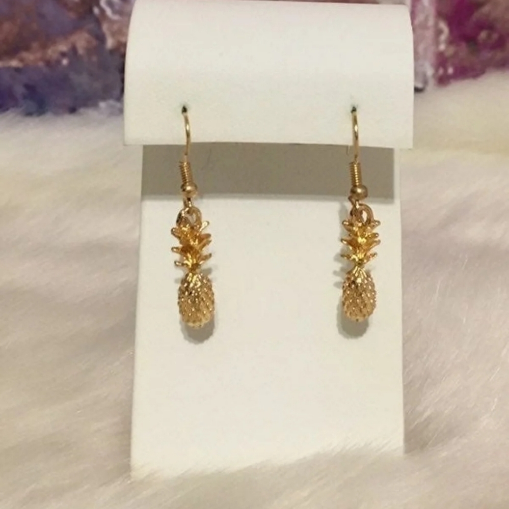New goldtone pineapple dangle earrings